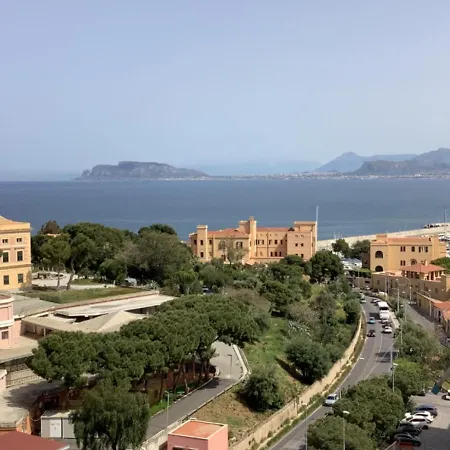 アパート Leo's パレルモ